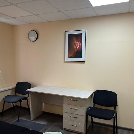 Hostel Krone Gok Zatishok Киев Екстериор снимка