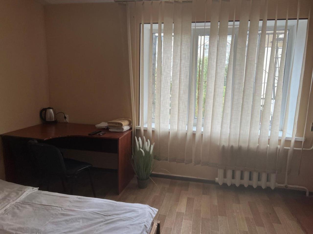 Hostel Krone Gok Zatishok Киев Екстериор снимка